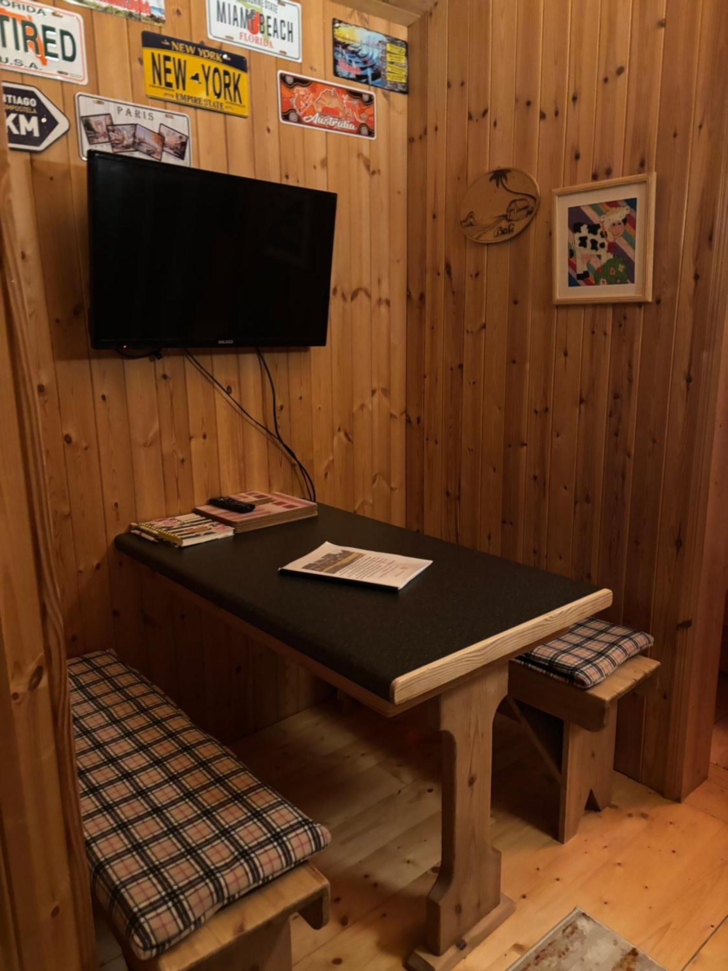 Cosy Countryside Log Cabin Kilkenny Exterior foto