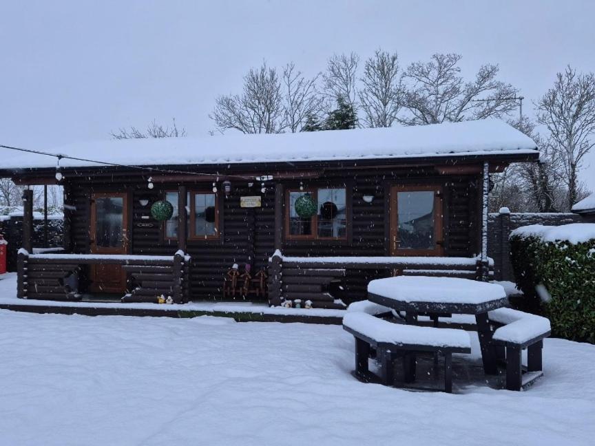 Cosy Countryside Log Cabin Kilkenny Exterior foto