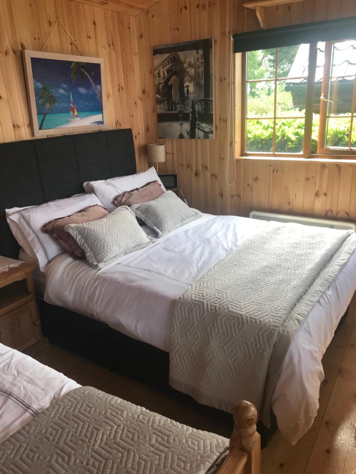 Cosy Countryside Log Cabin Kilkenny Exterior foto